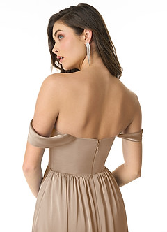 Azazie Morana Jurken voor bruidsmeisjes Converteerbaar Jurk van Stretch Satijn met A-Lijn Off the Shoulder Taupe image7