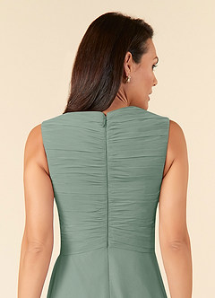 Azazie Theron Mère de la mariée Robes Robe Trapèze en Mousseline de soie Col V plissé Sauge D'argent image5