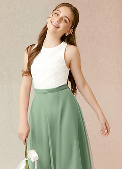 Azazie Albertine Junior Abito A-Line in Chiffon Pizzo Matcha image5
