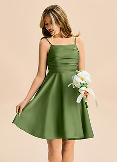 Azazie Miko Junior Abito A-Line in Raso Elasticizzato Plissettato Ginepro image4