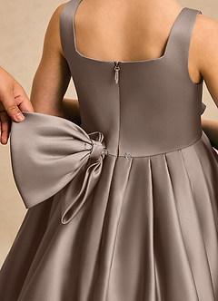 Azazie Lillian vestidos de niña de las flores Vestido Gris Pardo de Satin Mate de Vestido de princesa con Plisado image5