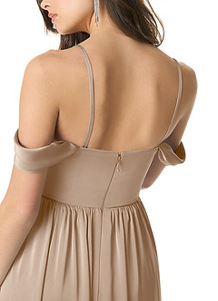 Azazie Morana Jurken voor bruidsmeisjes Converteerbaar Jurk van Stretch Satijn met A-Lijn Off the Shoulder Taupe image9