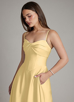 Azazie Meleena Robes de demoiselle d'honneur Robe Trapèze en Satin extensible Sans bretelles Beurre image2