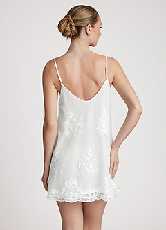 front Vestido lencero clásico de satén con encaje