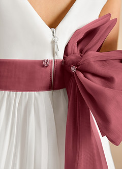 Azazie Margot Abiti da Ragazza di Fiori Abito A-Line in Chiffon Plissettato Avorio Merlot image9