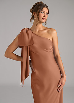 Azazie Capri Robes de demoiselle d'honneur Robe Sirène en Satin extensible Ue épaule Bronze image5