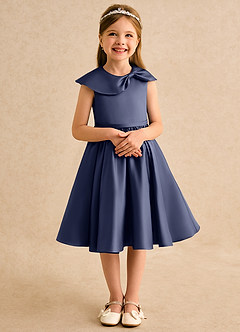Azazie Acorn Robe Demoiselle D'honneur Fillette Robe Trapèze en Mat Satiné Plissée Bleu Orageux image5