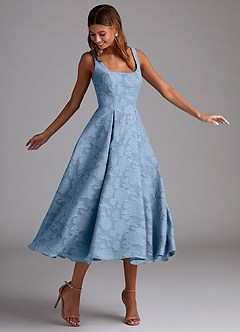 Azazie Amalie Robes de demoiselle d'honneur Robe Trapèze en Blumen-Burnout Plissée Poudre Bleue image3