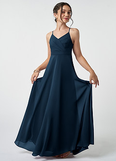 Azazie Avelina Junior Robe Trapèze en Mousseline de soie Plissé Bleu Marine Foncé image2