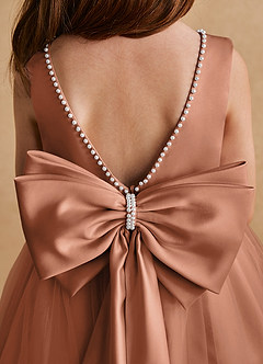 Azazie Cookie Robe Demoiselle D'honneur Fillette Robe Trapèze en Tulle Arc Bronze image6