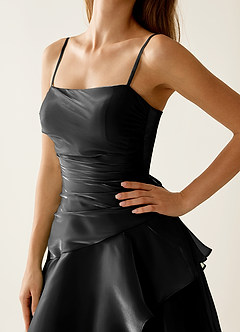 Nicola Noir Robe de bal trapèze en satin à volants image7