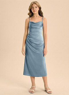 Azazie Mai Junior Vestido de Azul Polvoriento de Satén Elástico de Corte Recto con Plisado image3