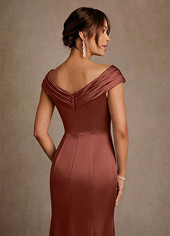 Azazie Aberdeen Mère de la mariée Robes Robe Fourreau en Satin extensible Plissée Auburn image5
