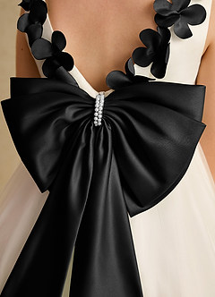 Azazie Lona Abiti da Ragazza di Fiori Abito A-Line in Raso Opaco Fiocco Avorio Nero image5