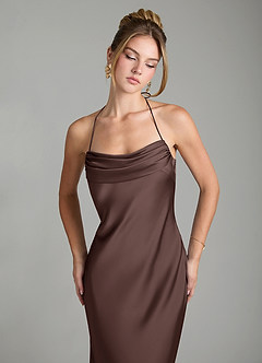 Azazie Mae Robes de demoiselle d'honneur Robe Sirène en Satin extensible Plissée Ganache image3