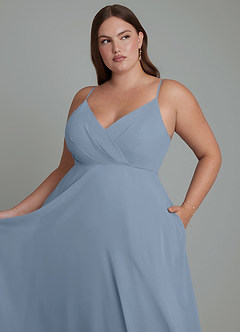 Azazie Amani Vestidos de damas de honor Vestido Azul Polvoriento de Gasa de Línea A con Plisado image12