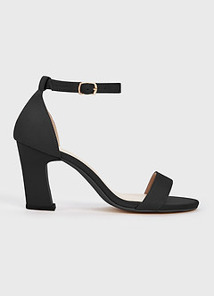 front Bijpassende kleur stretch satijnen sandalen met één bandje en gesp en dikke hak