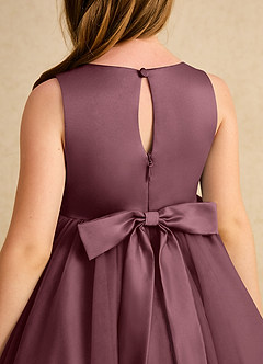Azazie Prima Robe Demoiselle D'honneur Fillette Robe Trapèze en Tulle Arc Sangria image6