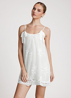 Robe nuisette classique en satin et dentelle transparente