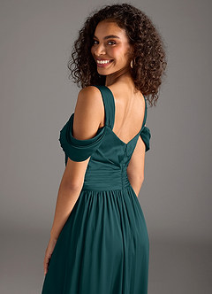 Azazie Lianne Jurken voor bruidsmeisjes Jurk van Stretch Satijn met A-Lijn Off the Shoulder Pijnboom image4