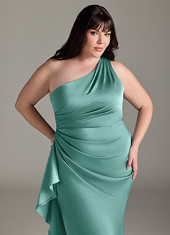 Azazie Latrice Robes de demoiselle d'honneur Robe Fourreau en Satin extensible Volants en cascade à une épaule Aqua image10