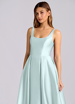 Azazie Amalie Robes de demoiselle d'honneur Robe Trapèze en Satin extensible Plissée Verre De Mer image6
