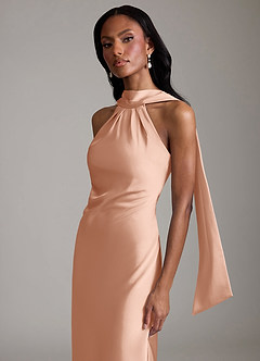 Azazie Cassiana Jurken voor bruidsmeisjes Jurk van Stretch Satijn met Zeemeermin Geplooid Rosé Goud image3