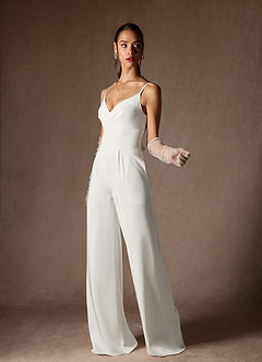 Azazie Ingris Vestidos de novia Vestido de Diamante Blanco de Satén con cara trasera de crepé de Estilo Pantalón con Cuello en V Plisado image2