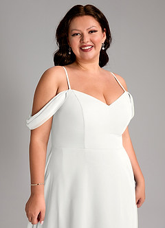 Azazie Marley Robes de demoiselle d'honneur Robe Trapèze Convertible en Mousseline de soie Épaule décolletée Blanc image16