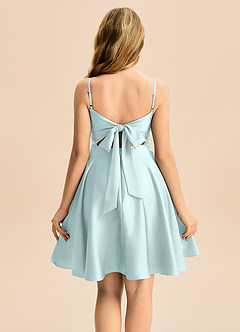 Azazie Miko Junior Vestido de Vidrio Marino de Satén Elástico de Corte en A con Plisado image2