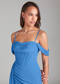 Azazie Amyra Robes de demoiselle d'honneur Robe Fourreau Convertible en Mousseline de soie Épaule décolletée Geai Bleu image6