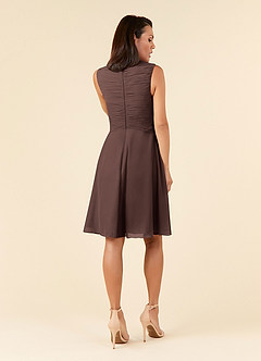 Azazie Theron Mère de la mariée Robes Robe Trapèze en Mousseline de soie Col V plissé Ganache image2