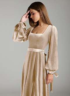 Azazie Leonia Robes de demoiselle d'honneur Robe Trapèze en velours Manche longue Champagne image6
