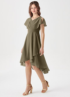 Azazie Graciela Junior Robe Trapèze en Mousseline de soie Plissée Vert Saule image1