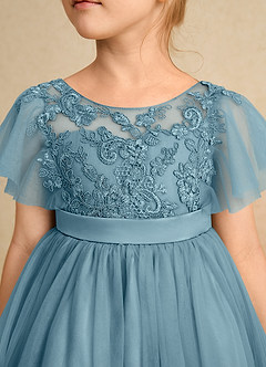 Azazie Queenie Robe Demoiselle D'honneur Fillette Robe Trapèze en Dentelle Bleu Maussade image4