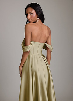 Azazie Loisa Abiti da Damigella Abito A-Line in Raso Elasticizzato a Spalla Scoperta Verde Muschio image4