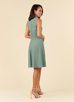 Azazie Theron Mère de la mariée Robes Robe Trapèze en Mousseline de soie Col V plissé Sauge D'argent image4