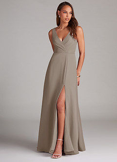 Azazie Nelly Robes de demoiselle d'honneur Robe Trapèze en Mousseline de soie Plissée Taupe image1