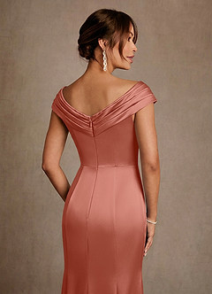 Azazie Aberdeen vestidos de madre de la novia Vestido de Rosa Salmón de Satén Elástico de Corte Recto con Plisado image5