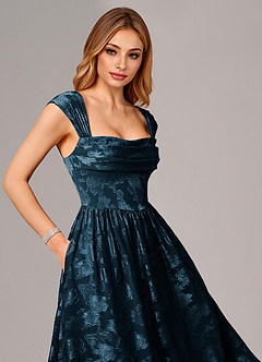 Azazie Hazel Vestidos de madrinha de casamento Vestido Azul Marinho de Esgotamento Floral de Linha A com Espartilho image2