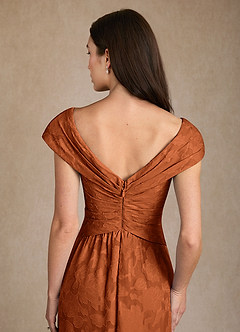 Azazie Myrtle Mère de la mariée Robes Robe Trapèze en Blumen-Burnout Plissée Orange Brûlée image6