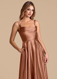 Azazie Shaude Abiti da Damigella Abito A-Line in Raso Metallizzato Plissettato Bronzo image2