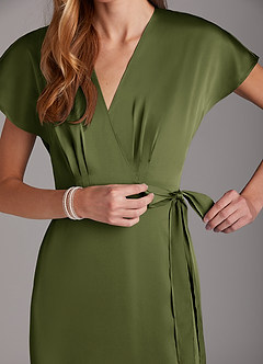 Azazie Nico Robes de demoiselle d'honneur Robe Trapèze en Satin extensible Col en V Olive image7