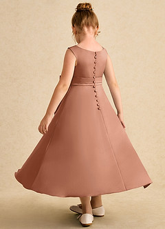 Azazie Eve Abiti da Ragazza di Fiori Abito A-Line in Raso Opaco Plissettato Bronzo image5