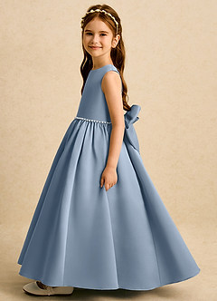 Azazie Daisies Robe Demoiselle D'honneur Fillette Robe Princesse en Mat Satiné Arc Bleu Poussiéreux image4