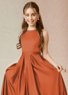 Azazie Arianthe Junior Vestido Canela de Cetim elástico de Linha A com com bolsos image5
