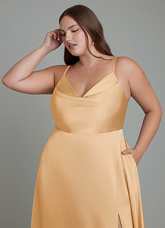 Azazie Sarella Robes de demoiselle d'honneur Robe Trapèze en Satin extensible Plissé Or image9