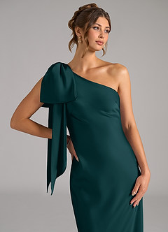Azazie Capri Jurken voor bruidsmeisjes Jurk van Stretch Satijn met Zeemeermin One-Shoulder Pijnboom image5