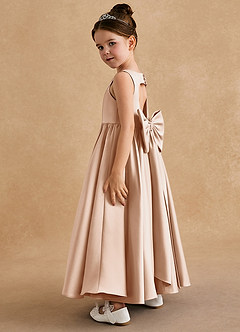 Azazie Bettie Blumenmädchenkleider A-Linie Schleifen Matte Satin Kleid Englisches Rosa image3