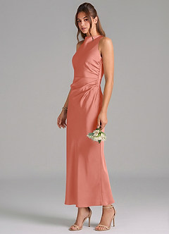 Azazie Evadne Vestidos de damas de honor Vestido de Rosa Salmón de Satén Elástico de Corte Recto con Plisado image1